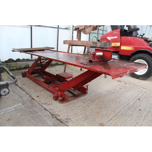 149 - A HYDRAULIC MOTORBIKE SCISSOR LIFT  NO VAT