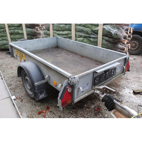 226 - A SINGLE AXLE IFOR WILLIAMS CAR TRAILER LITTLE USED + VAT