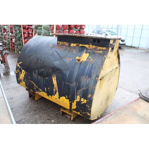 242 - A 1000 LITRE FUEL BOWSER WITH PUMP IN WORKING ORDER + VAT