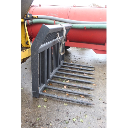 267 - MANURE FORK   AS NEW PLUS VAT