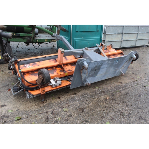 272 - B & B TRACTORS BEMA SIERES 25 SWEEPING ATTACHMENT + VAT