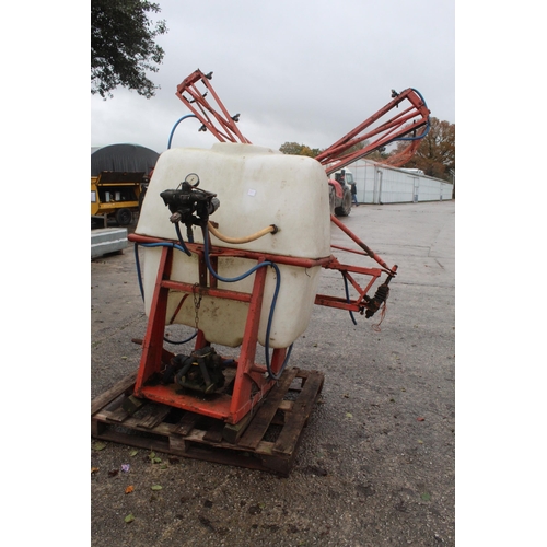 274 - A CROP SPRAYER NO PTO SHAFT + VAT