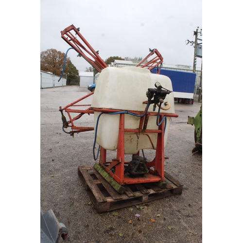 274 - A CROP SPRAYER NO PTO SHAFT + VAT