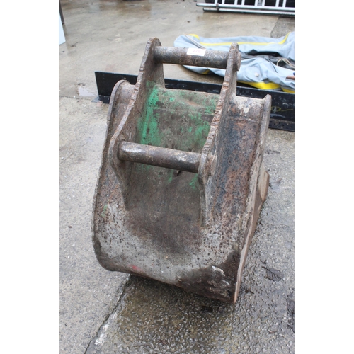 278 - DIGGER BUCKET +VAT