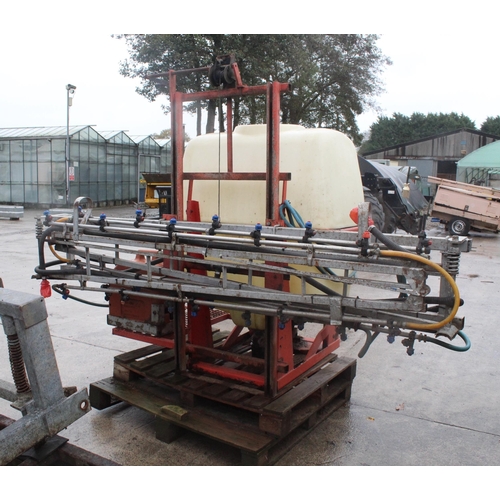 283 - A CROP SPRAYER WITH PTO SHAFT +VAT