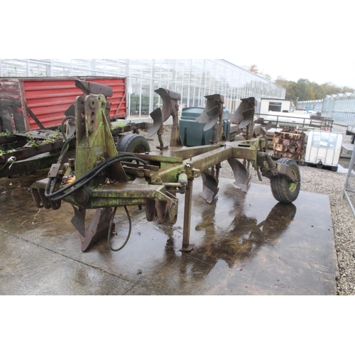 285 - DOWDSWELL 4 FURROW REVERSIBLE  PLOUGH + VAT