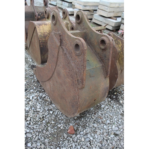 292 - ONE 18 INCH BUCKET   PLUS VAT