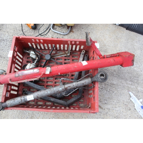 377 - HYDRAULIC GEARBOX JACK (WORKING) HEAVY DUTY TRACTOR TOP LINK  NO VAT