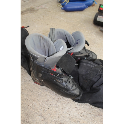 400 - SET OF SKIS AND BOOTS  NO VAT