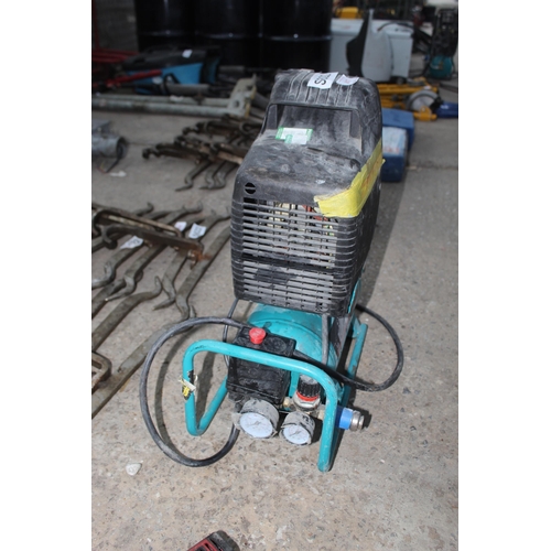 417 - MAKITA COMPRESSOR  NO VAT