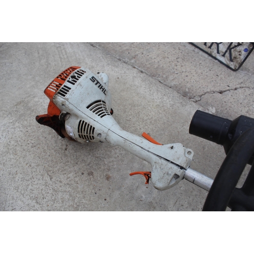 512 - STHIL HAND HELD LEAF BLOWER AND STIHL STRIMMER FS45  NO VAT