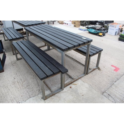 525 - OUTSIDE BENCH SET  NO VAT