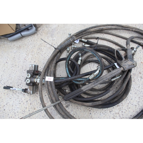 542 - PRESSURE WASHER LANCE AND PIPE, HYDRAULIC PIPES AND SPOOL BLOCK  + VAT