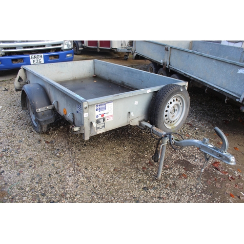 226 - A SINGLE AXLE IFOR WILLIAMS CAR TRAILER LITTLE USED + VAT