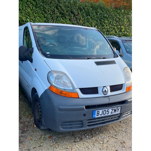 182 - RENAULT TRAFFIC BJ05ZMY 142208 MILES FIRST REG 28/07/05 MOT DEC 23 RUNS & DRIVES ENGINE NOISEY NO KE... 