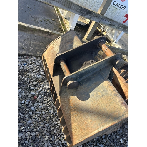 299 - A 3'JCB RIDDLE BUCKET NO VAT