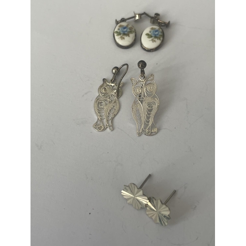 545 - A BAG OF SILVER EARRINGS