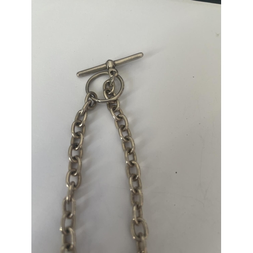 558 - A SILVER T-BAR CHAIN