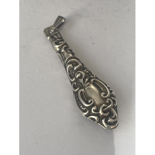 579 - A BOXED SILVER PENDANT, CHESTER HALLMARKS