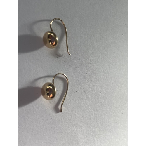 588 - A PAIR OF 9CT GOLD EARRINGS