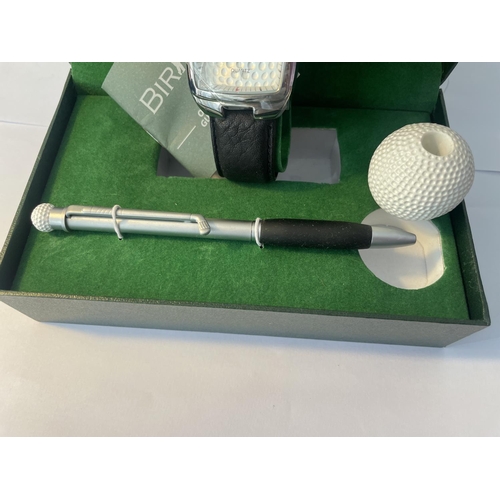 607 - AN AS NEW AND BOXED GOLF THEMED BIRDIE WATCH AND PEN SET SEEN WORKING BUT NO WARRANTY