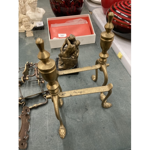 292 - A MIXED LOT TO INCLUDE PAIR OF BRASS FIRE DOGS, ASSORTED HANDLES AND KISSING FIGURES SCULPTURE