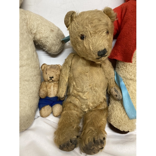 377 - FOUR VINTAGE COLLECTABLE TEDDY BEARS, ONE BEING VERY OLD