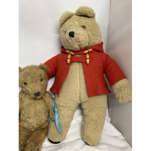 377 - FOUR VINTAGE COLLECTABLE TEDDY BEARS, ONE BEING VERY OLD