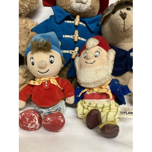 378 - A QUANTITY OF COLLECTABLE TEDDY BEARS TO INCLUDE A MARKS AND SPENCERS PADDINGTON, NODDY, POSH PAWS, ... 