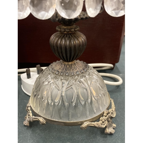 127 - A VINTAGE GLASS AND METAL TABLE LAMP WITH ENGRAVED GLASS, CRYSTAL DROPS AND ANGEL FINIAL, HEIGHT APP... 