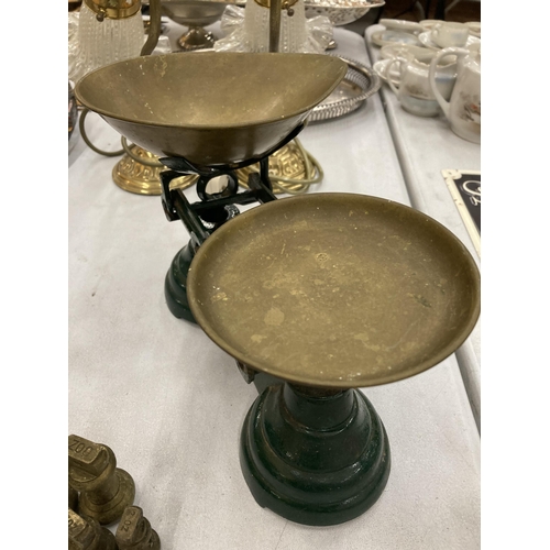 153 - A SET OF SMALL VINTAGE LIBRASCO SCALES WITH BRASS PANS AND WEIGHTS