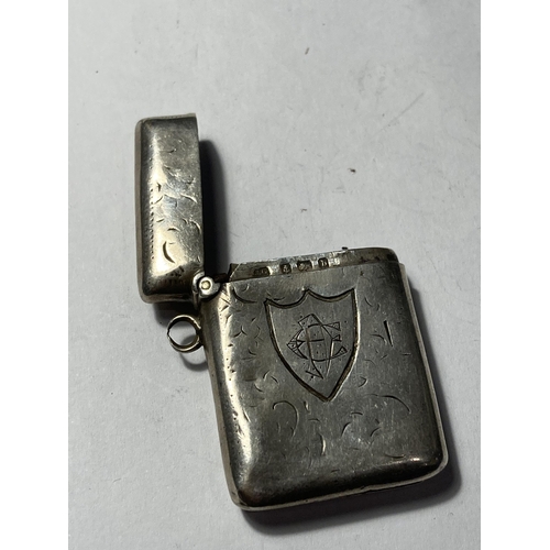 647 - A HALLMARKED BIRMINGHAM SILVER VESTA CASE