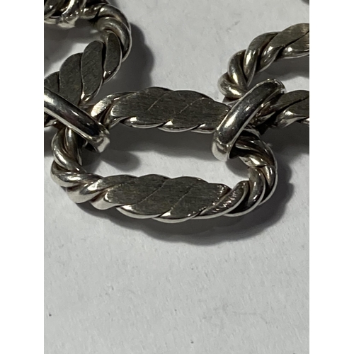 648 - A SILVER ROPE LINK BRACELET