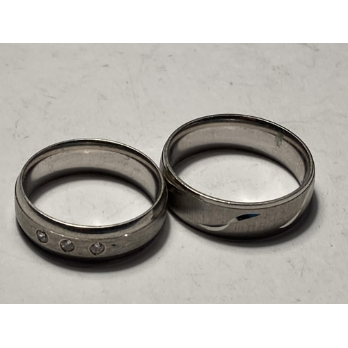 661 - FIVE ASSORTED SILVER RINGS