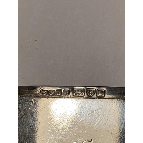 676 - A HALLMARKED CHESTER SILVER VESTA CASE