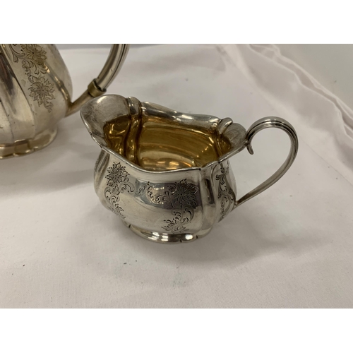 43 - AN EDWARD VII 1907 SILVER HALLMARKED SHEFFIELD THREE PIECE TEA SET, MAKER ATKIN BROTHERS, GROSS WEIG... 