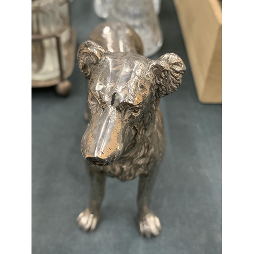 199 - A SILVER PLATED FIGURE OF A HUNTING DOG, HEIGHT 14CM