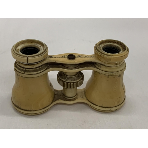 231 - A PAIR OF VINTAGE 'JUMELLE DUCHESSE' BONE OPERA GLASSES