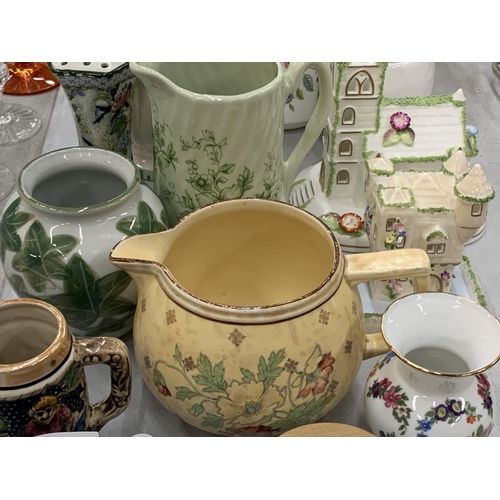 232 - A MIXED CERAMIC LOT TO INCLUDE A LARGE MINTON 'HADDON HALL' VASE, OTHER VASES, JUGS, TWO COALPORT HO... 