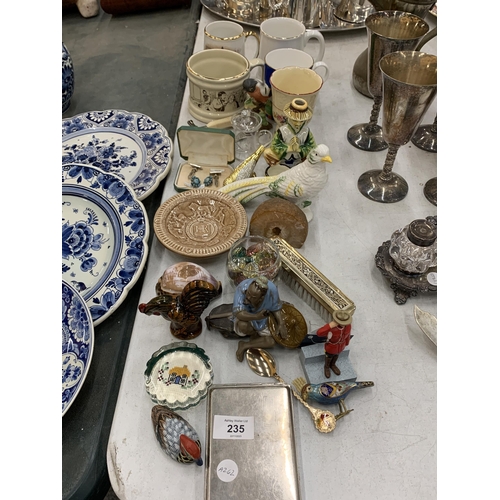 235 - A MIXED VINTAGE LOT TO INCLUDE FIGURES, ANIMALS, COSTUME JEWELLERY, CERAMICS, MUGS, ETC