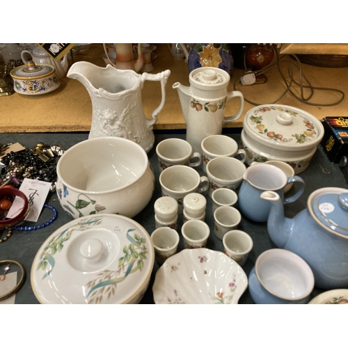 863 - A QUANTITY OF DINNERWARE TO INCLUDE ROYAL WORCESTER FOR MARKS AND SPENCER RAMEKINS AND A SERVING DIS... 