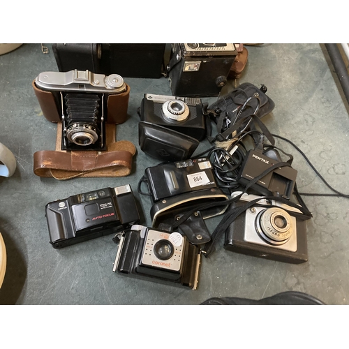 864 - A COLLECTION OF VINTAGE CAMERAS TO INCLUDE CORONET, BROWNIE MODEL C, A BELLOWS CAMERA, MINOLTA, ILFO... 