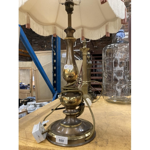 888 - A LARGE BRASS TABLE LAMP WITH SHADE