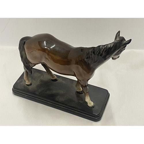 787 - A BESWICK BROWN GLOSS HORSE FIGURE ON BASE