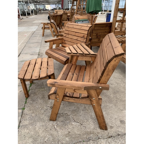 196 - AN AS NEW EX DISPLAY CHARLES TAYLOR LOVE SEAT WITH EXTRA WIDE CHAIRS AND A DRINKS TABLE + VAT