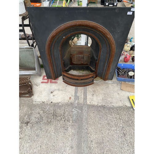 2016 - A DECORATIVE CAST METAL FIRE SURROUND AND FIRE FRONT