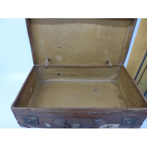 425 - A GOOD QUALITY WORLD WAR II PERIOD LEATHER TRAVEL MOTOR CASE, BELONGS TO LIEUTENANT COLONEL M.FALLON... 