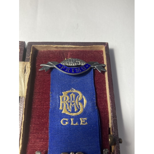 702 - A HALLMARKED BIRMINGHAM SILVER MASONIC MEDAL IN A PRESENTATION BOX