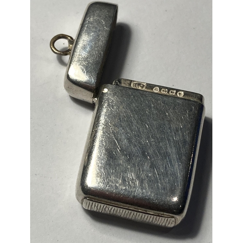 724 - A HALLMARKED BIRMINGHAM SILVER VESTA CASE