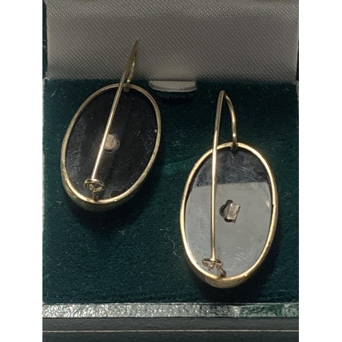 634A - A PAIR OF MARKED 375 EARRINGS IN A PRESENTATION BOX